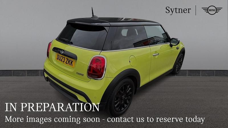 Used Mini Cooper Classic 134 HP (98 kW) 2023 Yellow Hatchback