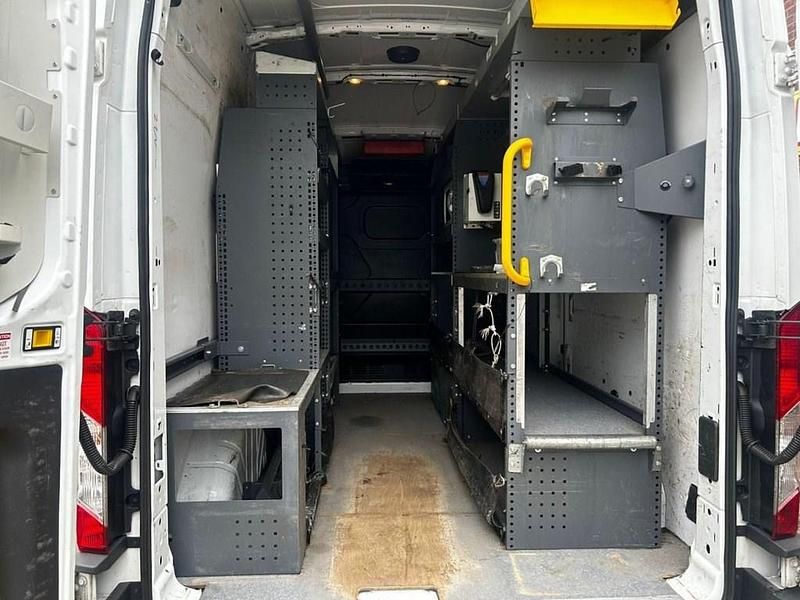 Image 4/4