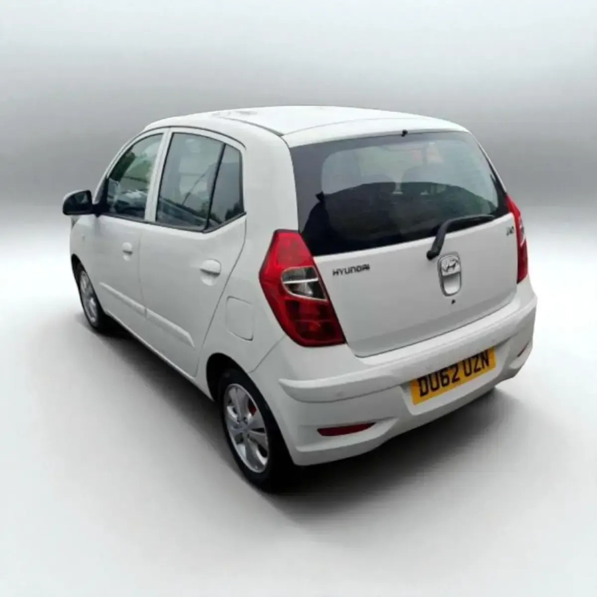 Used Hyundai i10 Active 86 HP (63 kW) 2012 White Hatchback