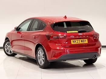 Used Ford Focus Titanium 155 HP (114 kW) 2023 Red Hatchback