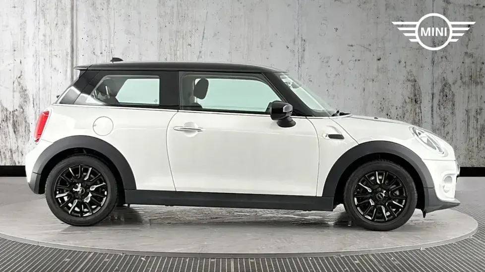 Used Mini Cooper Classic 136 HP (100 kW) 2019 Silver Hatchback
