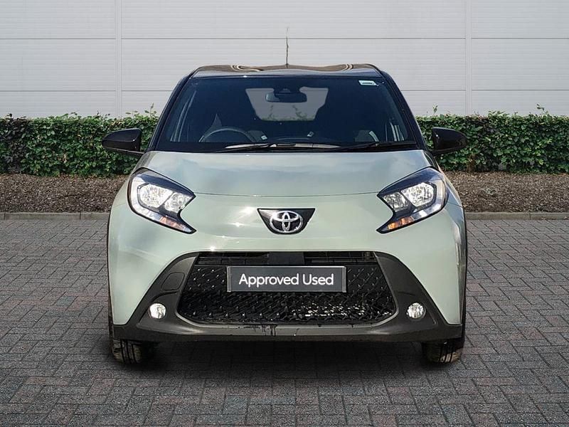 Used Toyota Aygo X 72 HP (52 kW) 2025 Green SUV