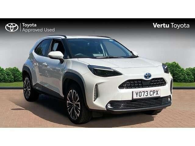 White Used 2024 Toyota Yaris Cross SUV | £24,944 (Fair price) - Image 1/4