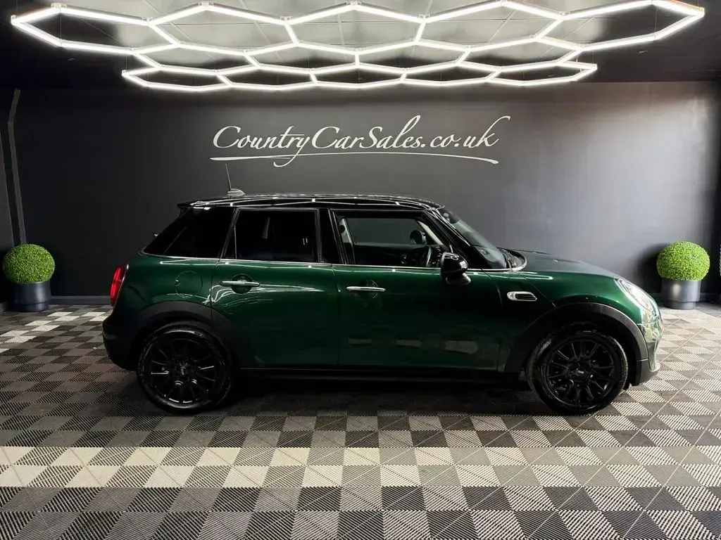 Used Mini Cooper Hatch 136 HP (100 kW) 2018 Green Hatchback