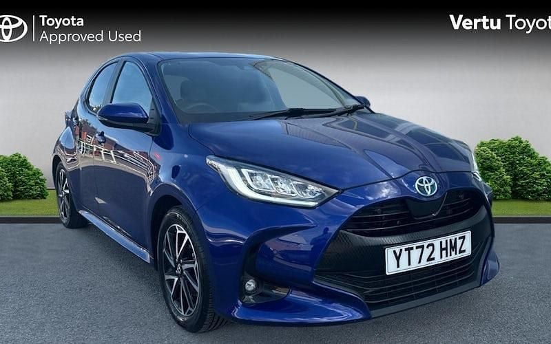 Used 2025 Toyota Yaris Hybrid Design Hatchback | £16,490 (Super price) - Image 1/4