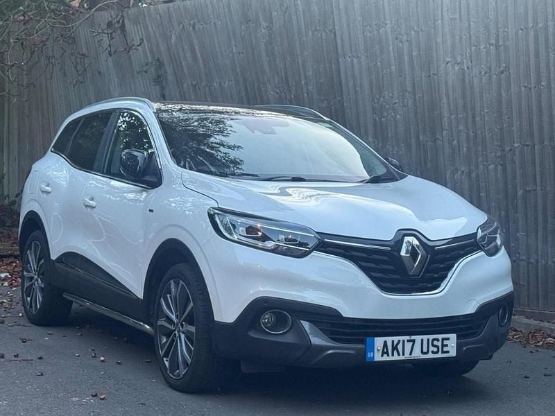 White Used 2017 Renault Kadjar Signature S SUV | £7,995 (Fair price) - Image 1/4