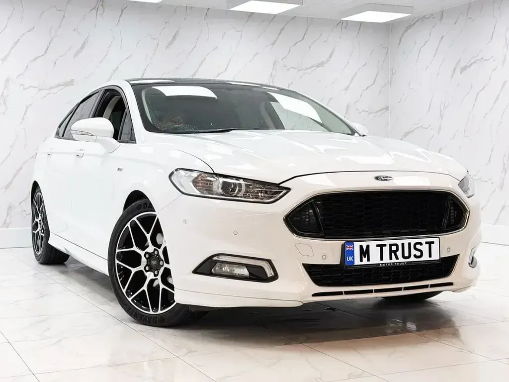 Used Ford Mondeo ST-Line 180 HP (132 kW) 2017 White Hatchback