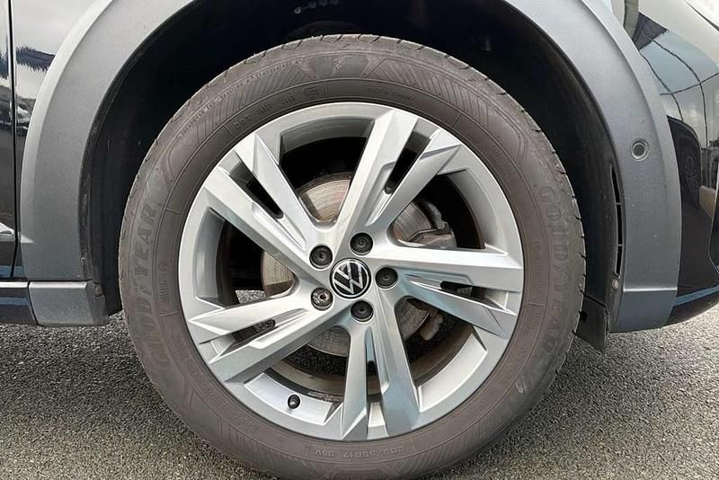 Used VW Taigo R-line 110 HP (80 kW) 2022 Black SUV