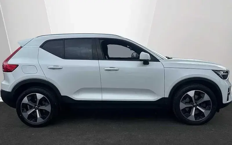 Used Volvo XC40 Core 163 HP (119 kW) 2026 SUV