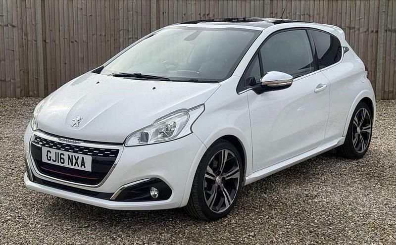 Used Peugeot 208 Prestige 208 HP (152 kW) 2016 White Hatchback