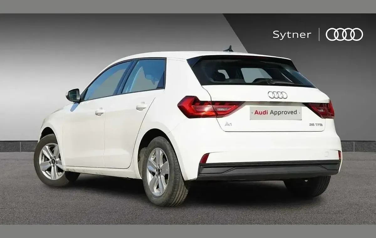 Usado Audi A1 Design 94 CV (69 kW) 2023 Blanco SUV