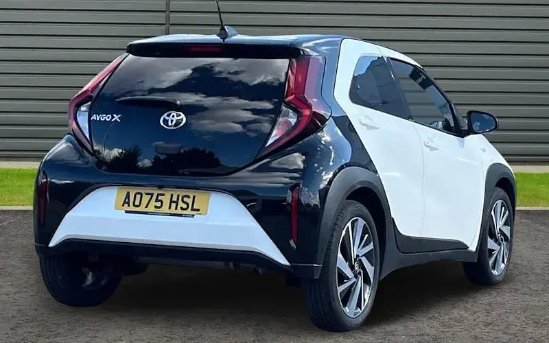 Used Toyota Aygo X 72 HP (52 kW) 2025 White SUV