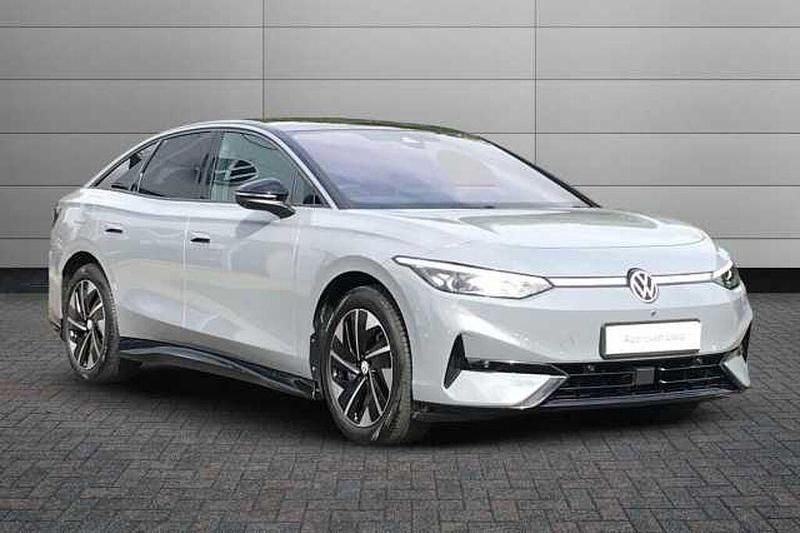 Moonstone grey with black roof Used 2024 VW ID.7 Pro Sedan | £32,895 (Fair price) - Image 1/4