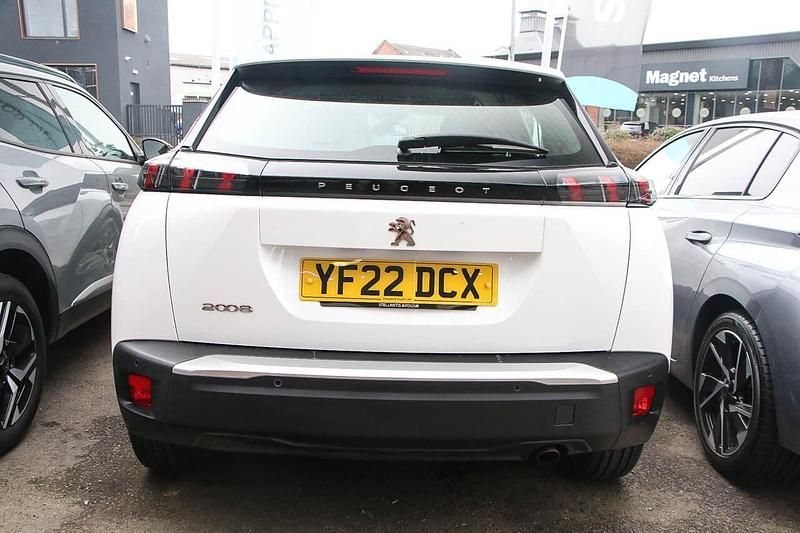 Used Peugeot 2008 Active Premium 100 HP (73 kW) 2022 White SUV
