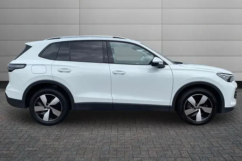 Used VW Tiguan Match 150 HP (110 kW) 2024 Pure white SUV