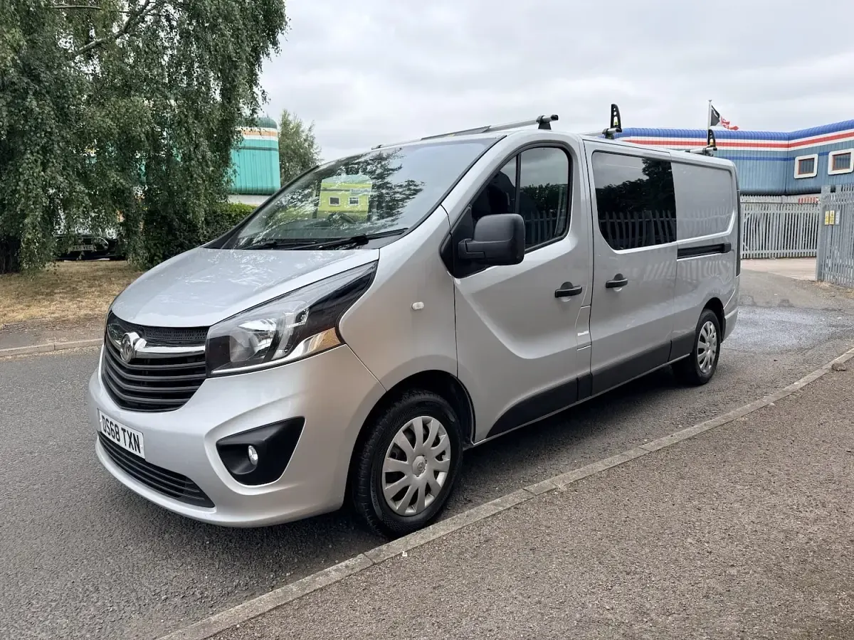 Used Vauxhall Vivaro Sportive 120 HP (88 kW) 2018 Silver
