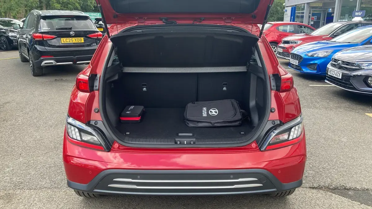 Used Hyundai Kona Premium 150 kW (204 HP) 2022 Red SUV