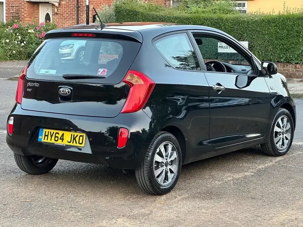 Used Kia Picanto 68 HP (50 kW) 2014 Black Hatchback