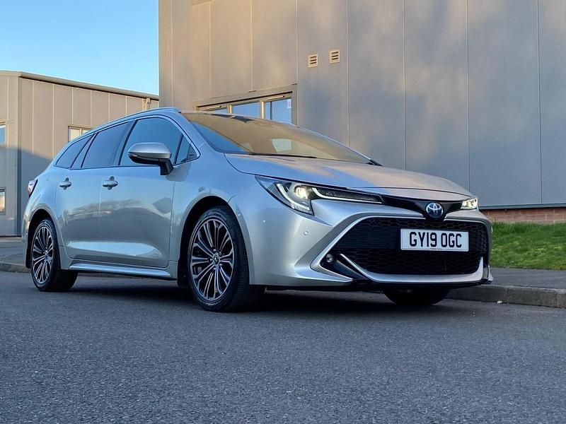 Used Toyota Corolla 122 HP (89 kW) 2019 Silver Estate