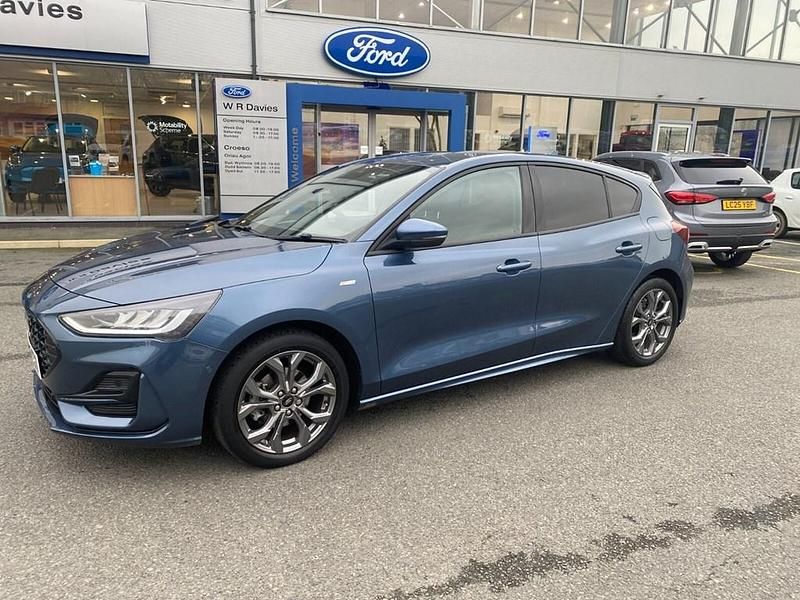 Used Ford Focus ST-Line 125 HP (91 kW) 2022 Blue Hatchback