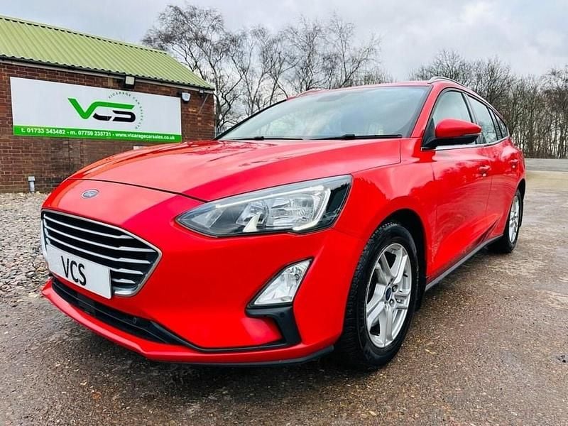 Usado Ford Focus Zetec 125 HP (91 kW) 2022 Vermelho Carrinha