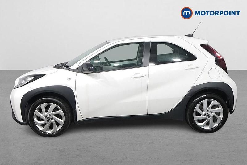 Used Toyota Aygo X PURE 2022 White SUV