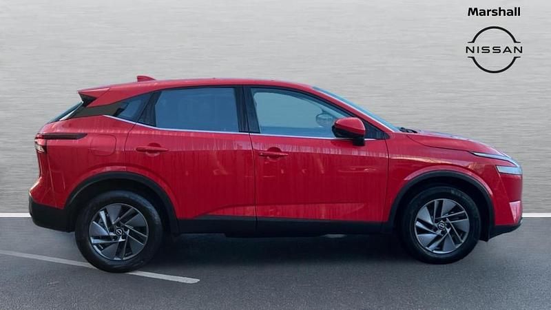 Used Nissan Qashqai Acenta Premium 158 HP (116 kW) 2022 Red SUV