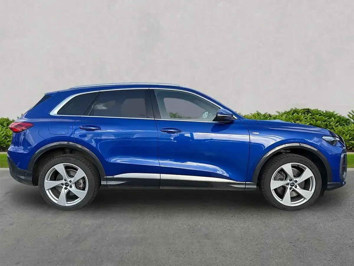 Used Audi Q5 S-Line 204 HP (150 kW) 2025 Blue SUV