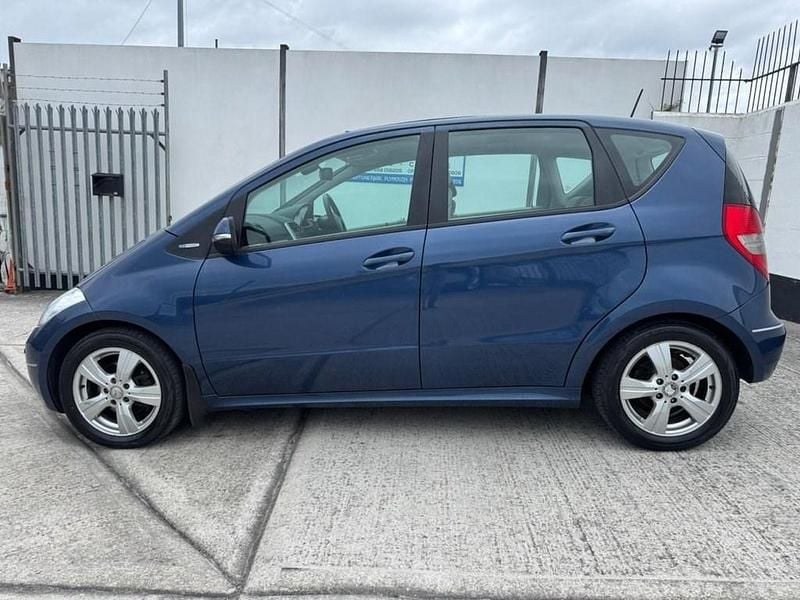 Used Mercedes A160 Avantgarde 82 HP (60 kW) 2012 Blue Hatchback