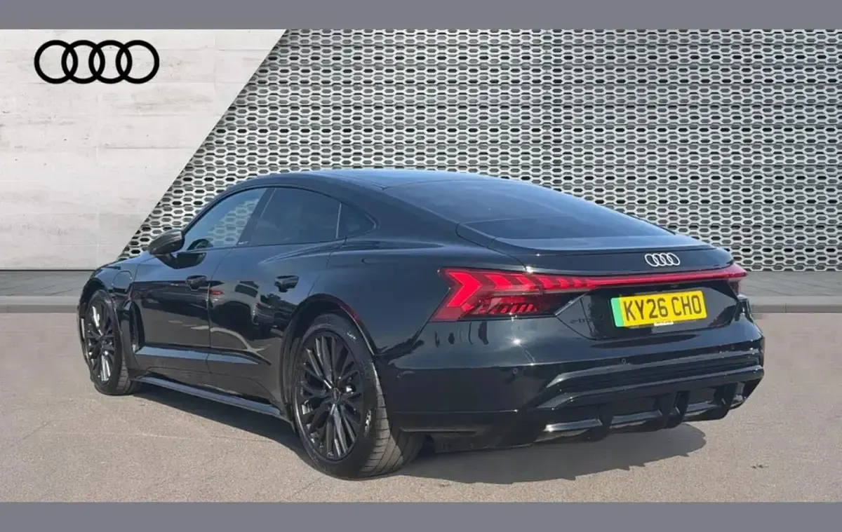 New Audi e-tron GT quattro Comfort 364 kW (496 HP) 2026 Black Sedan