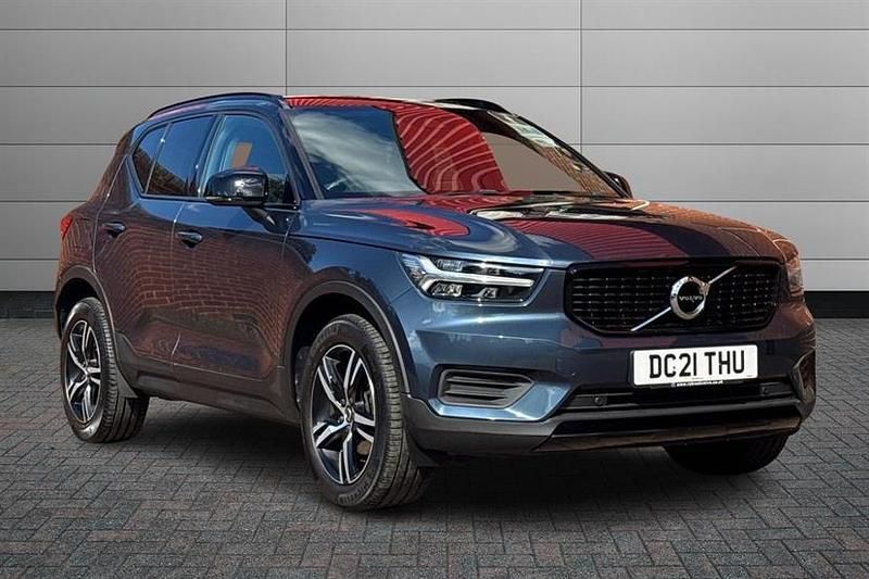 Denim blue Used 2021 Volvo XC40 R-Design SUV | £23,995 (Fair price) - Image 1/2