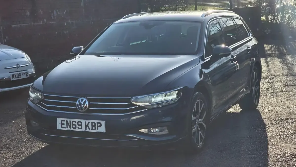 Begagnad VW Passat SEL 120 HK (88 kW) 2020 Blå Kombi