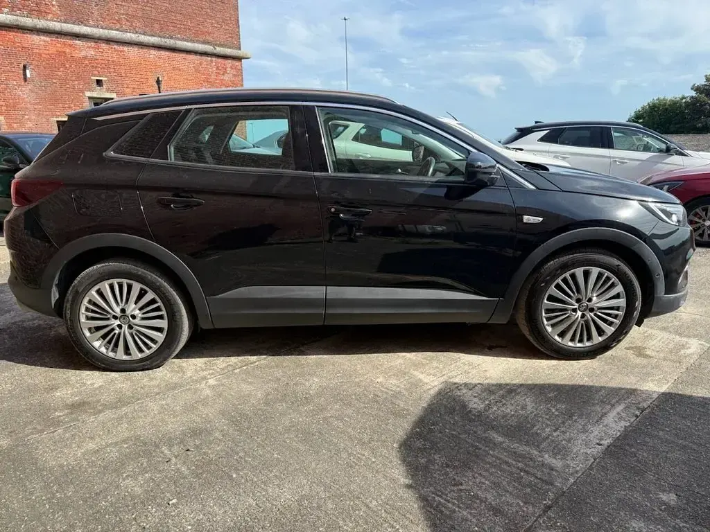 Used Vauxhall Grandland X Business Edition 130 HP (95 kW) 2019 Black SUV