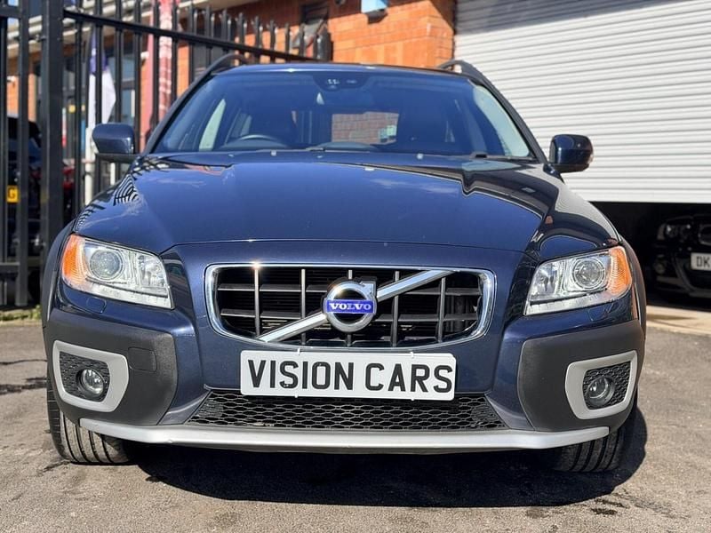 Used Volvo XC70 SE Lux 215 HP (158 kW) 2011 Blue Estate