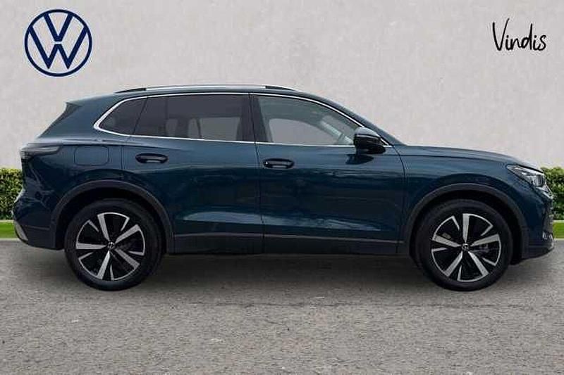 Used VW Tiguan Elegance 150 HP (110 kW) 2025 Blue SUV