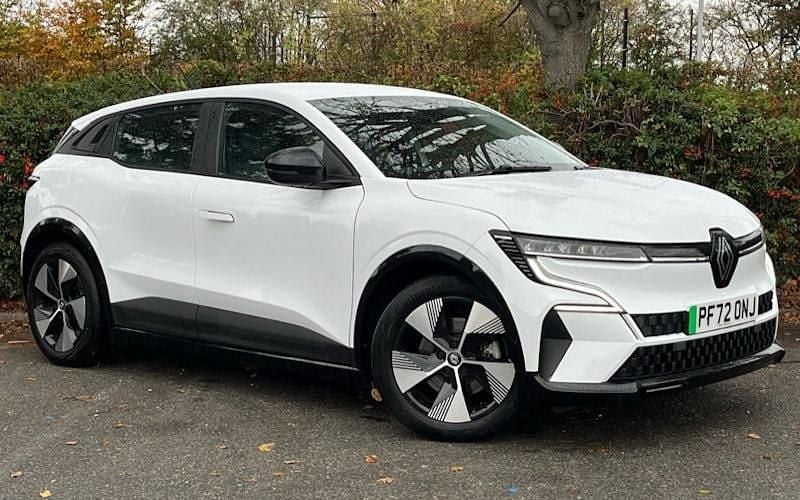 Used 2023 Renault Mégane Equilibre Hatchback | £16,189 (Good price) - Image 1/4