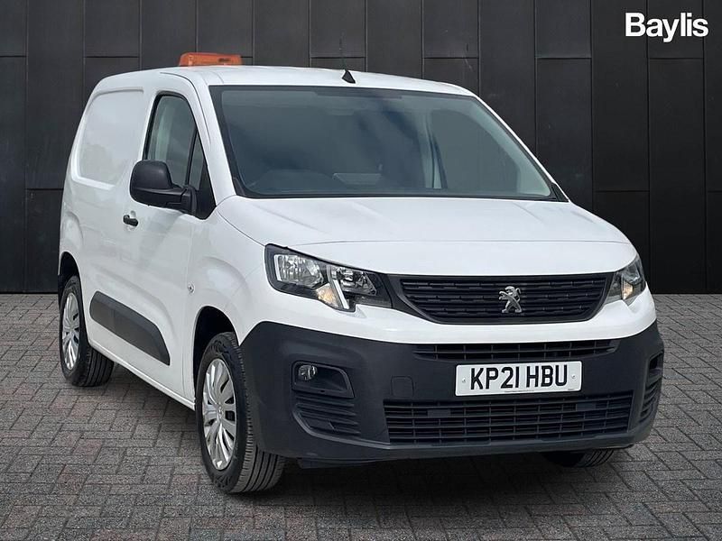White Used 2021 Peugeot Partner MPV | £8,995 (Fair price) - Image 1/3