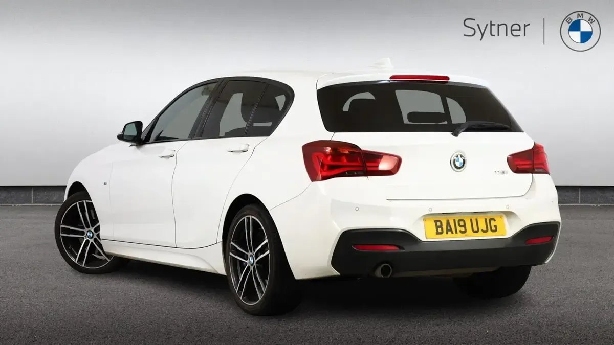 Used BMW 118 M Sport 134 HP (98 kW) 2019 White Hatchback