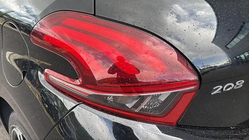 Used Peugeot 208 GT-line 108 HP (79 kW) 2019 Black Hatchback