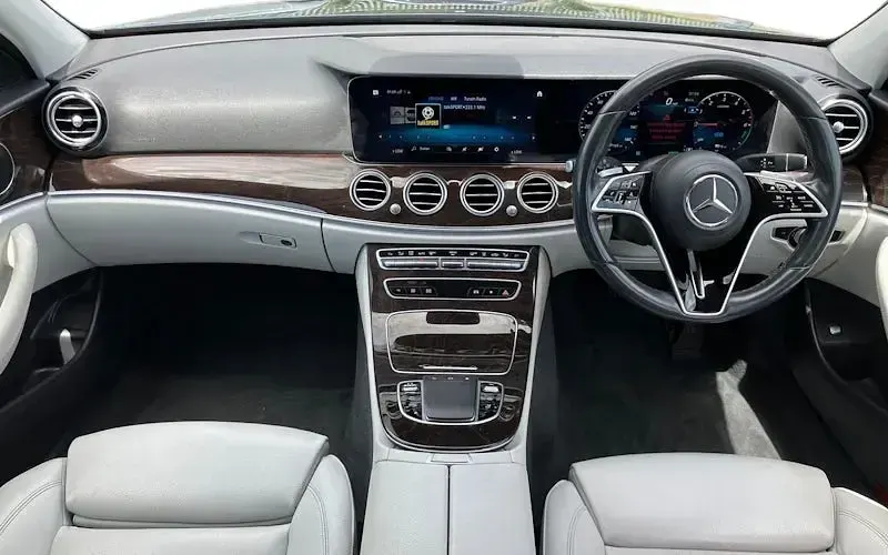 Used Mercedes E300 AMG line 306 HP (225 kW) 2022 Blue Estate