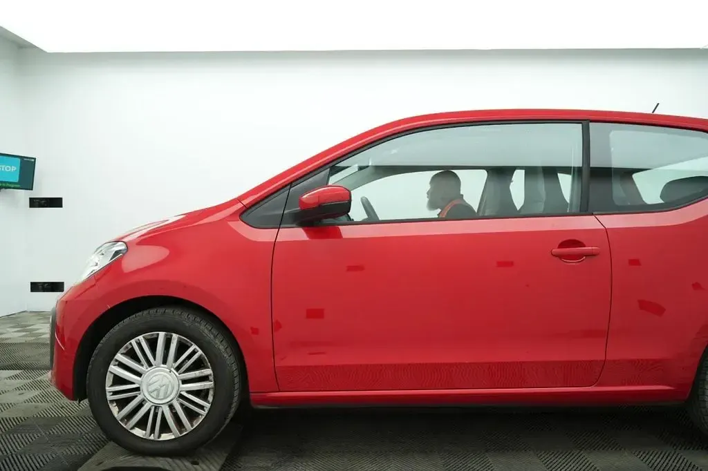 Used VW up! move up! 60 HP (44 kW) 2018 Red Hatchback