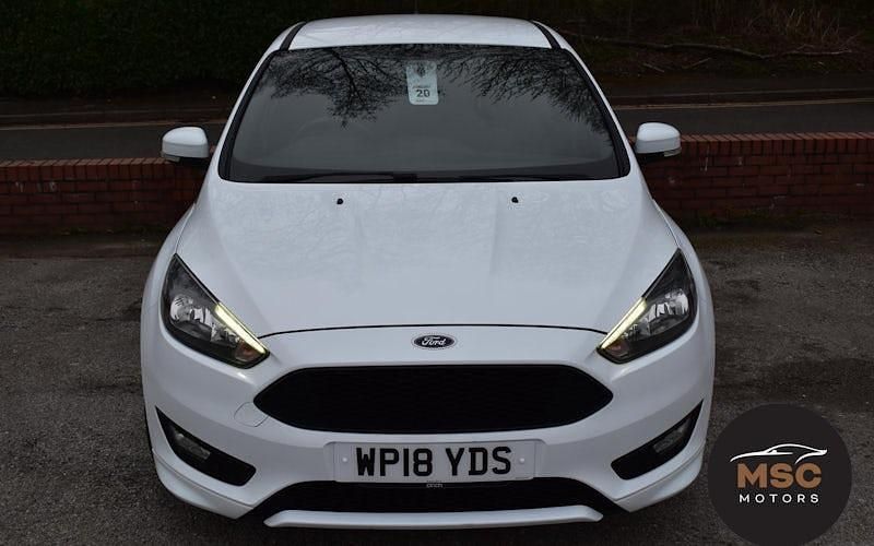 Used Ford Focus ST-Line 140 HP (102 kW) 2017 White Hatchback