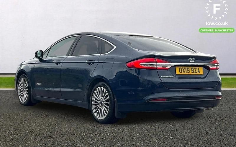 Usado Ford Mondeo Titanium 188 HP (138 kW) 2021 Sedan