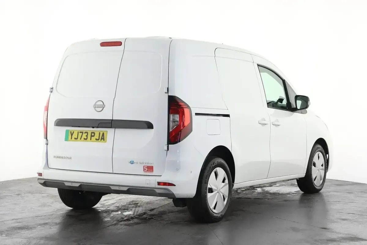 Used Nissan Townstar Tekna 89 kW (122 HP) 2023 White Van