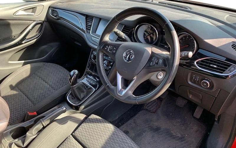 Usado Vauxhall Astra Active 150 CV (110 kW) 2019 Rojo Utilitario