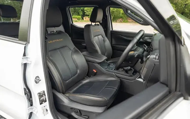 Second-hand Ford Ranger Raptor 205 CP (150 kW) 2025 Portocaliu Pickup