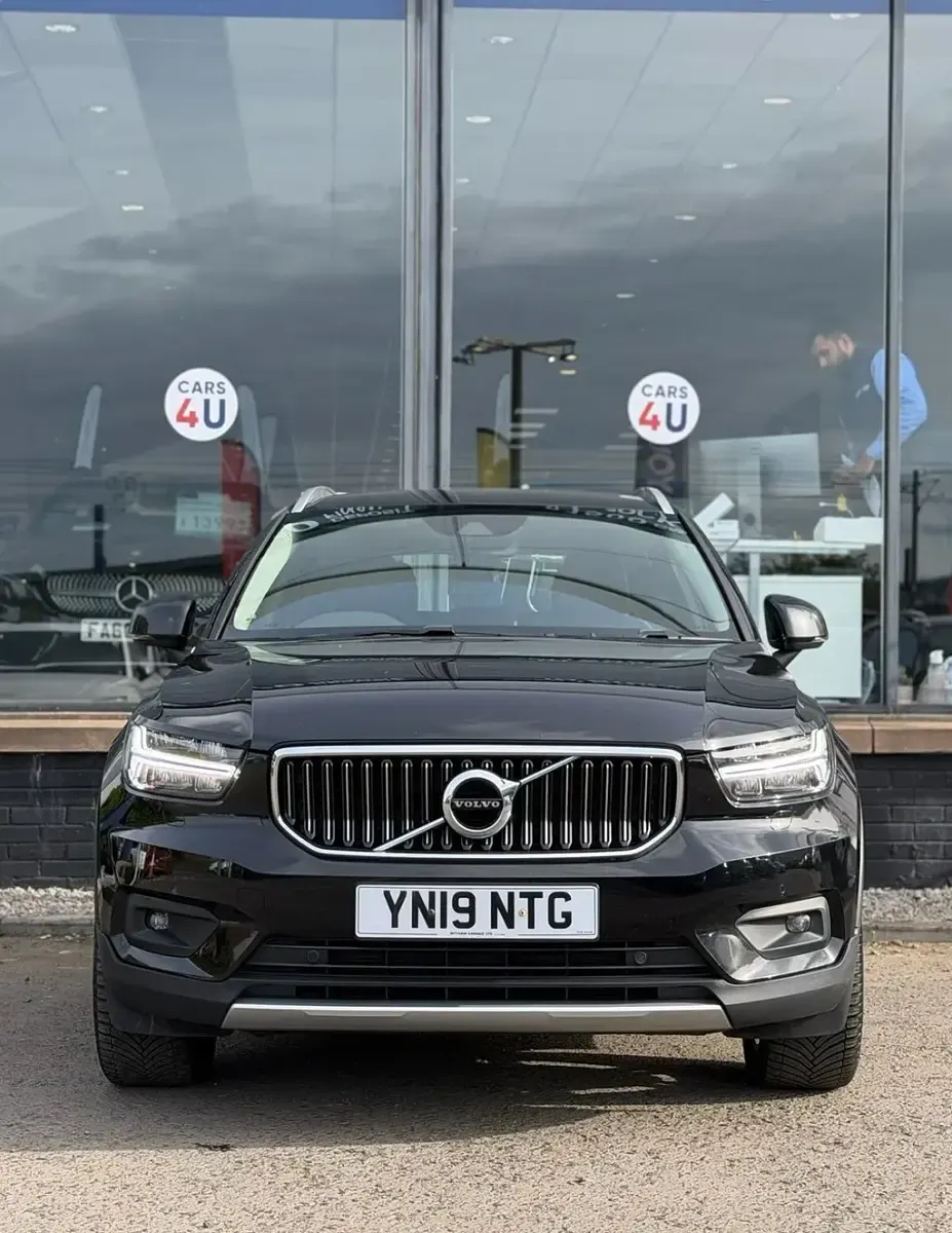 Used Volvo XC40 Inscription 190 HP (139 kW) 2019 Black SUV