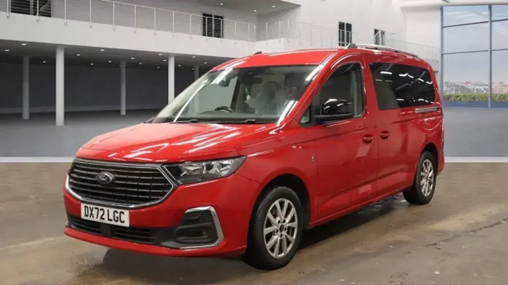 Used Ford Tourneo Connect Titanium 2022 Red MPV