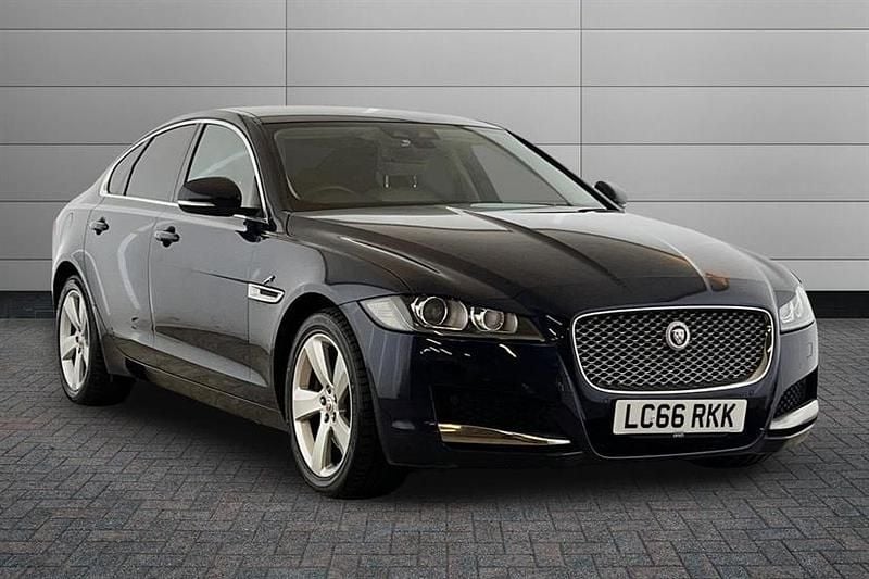 Second-hand Jaguar XF Portfolio 180 CP (132 kW) 2016 Albastru Berlinǎ
