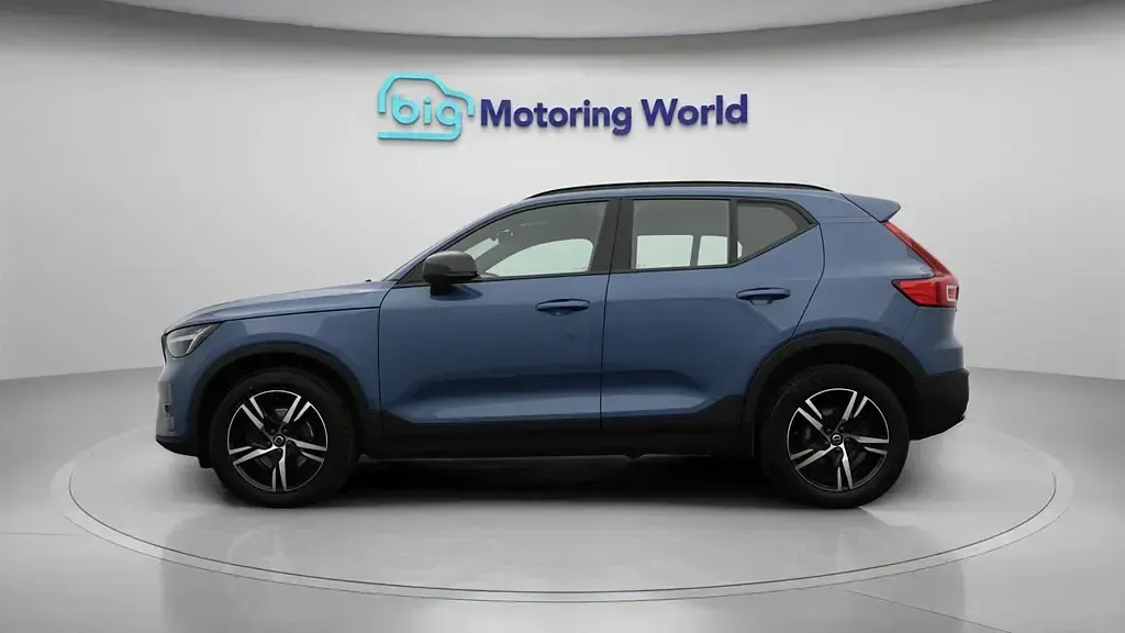 Second-hand Volvo XC40 Plus 163 CP (119 kW) 2022 Albastru SUV